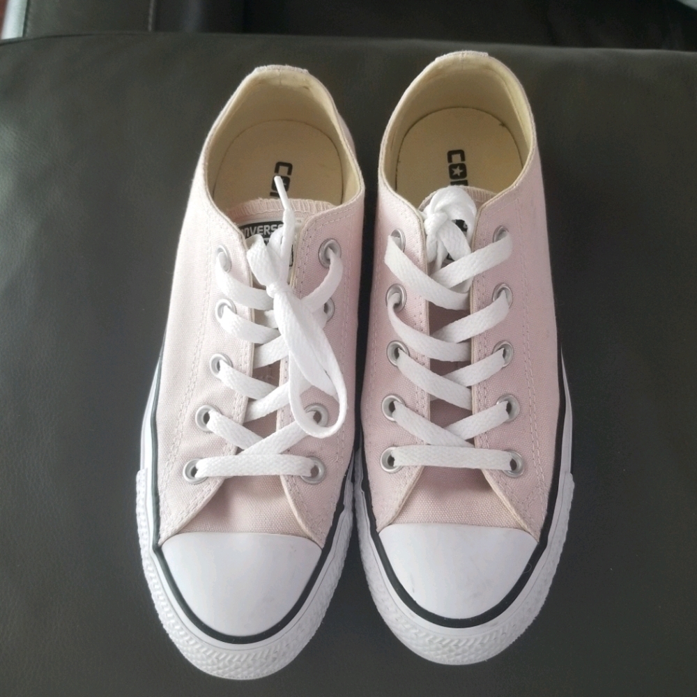 Light Pink Coverse Low Top